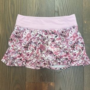 Lululemon athletica tennis skirt in Sakura print size 6